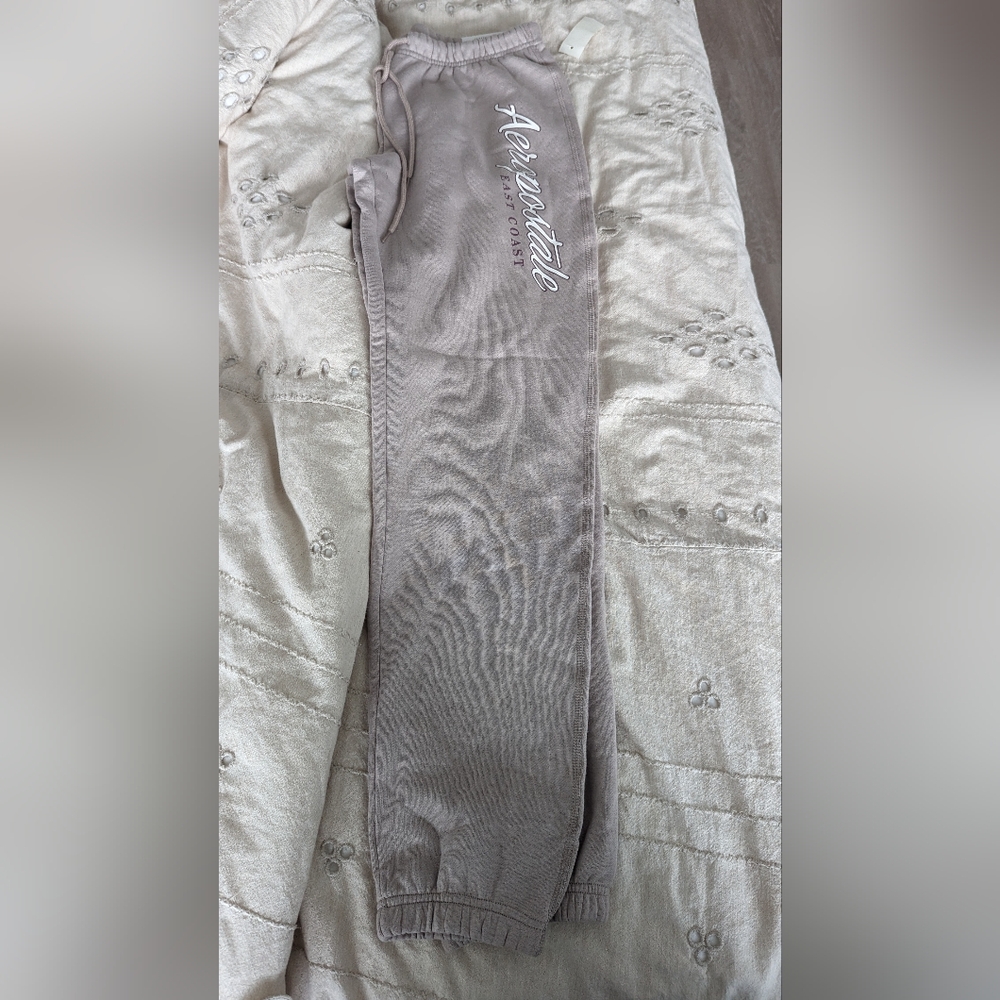 Aeropostale Jogger Pant in taupe/blush pink